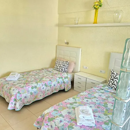 In Beachfront Complex In El Duque Area, Apartmán *