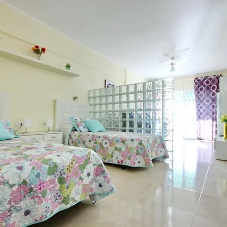In Beachfront Complex In El Duque Area, Apartmán Costa Adeje (Tenerife)