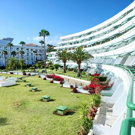 In Beachfront Complex In El Duque Area, Апартаменты Адехе