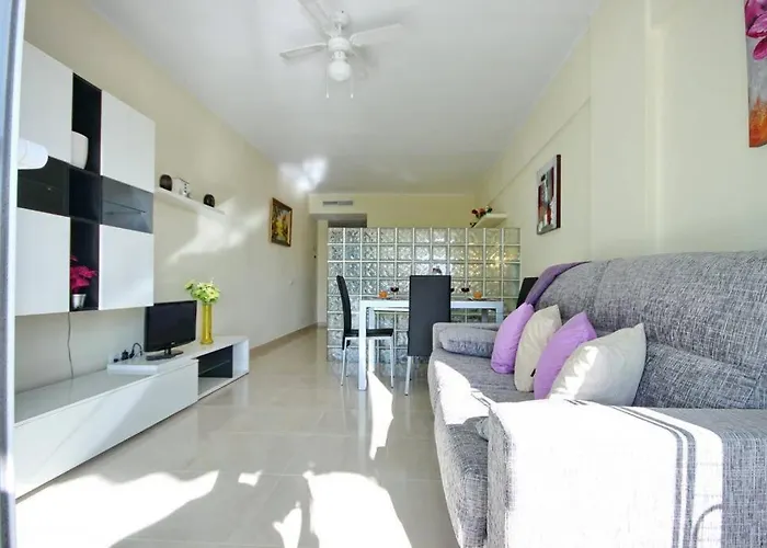 In Beachfront Complex In El Duque Area, Appartement *