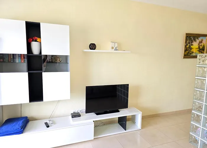 In Beachfront Complex In El Duque Area, Appartement