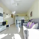 In Beachfront Complex In El Duque Area, Apartman *