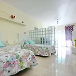 In Beachfront Complex In El Duque Area, Apartman